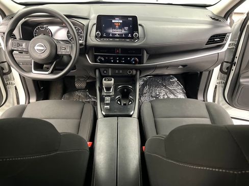 Used 2024 Nissan Rogue S image 34