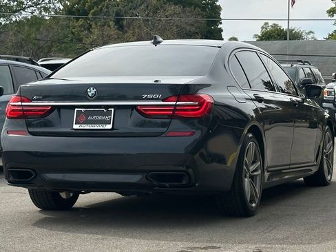 Used 2019 BMW 750i xDrive w/ Executive Package image 10