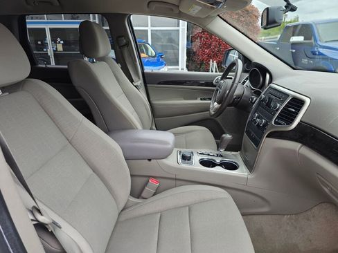 Used 2012 Jeep Grand Cherokee Laredo w/ Laredo E Group image 11