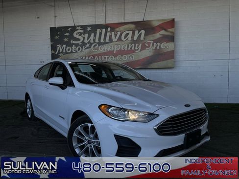 Used 2019 Ford Fusion SE image 1