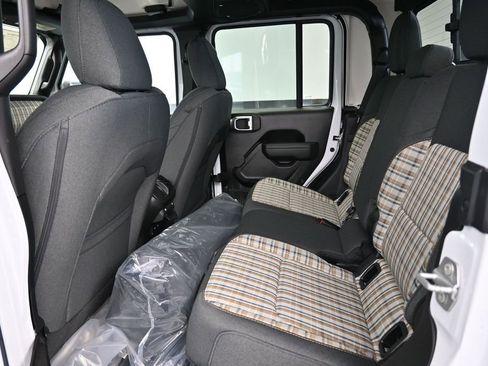 New 2026 Jeep Gladiator Sport AWD/4WD image 13