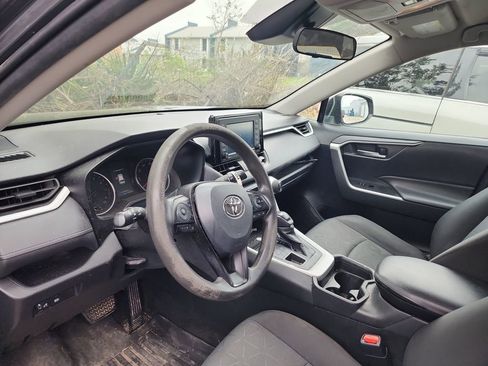 Used 2021 Toyota RAV4 XLE AWD/4WD image 8