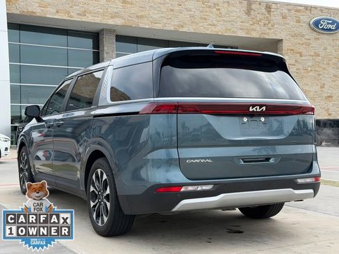 Used 2024 Kia Carnival EX FWD image 9
