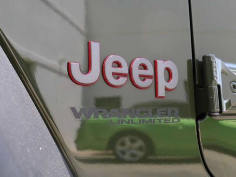 Used 2021 Jeep Wrangler Unlimited Rubicon w/ Safety Group AWD/4WD image 53