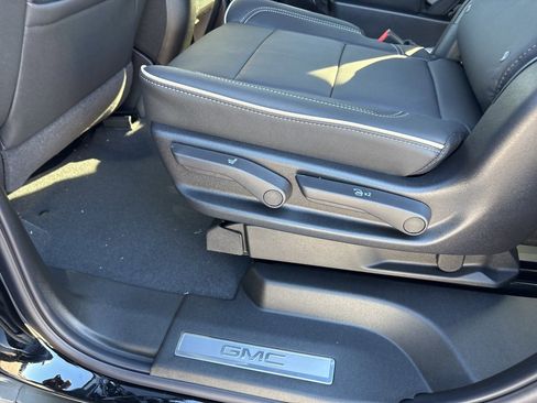 New 2026 GMC Yukon Elevation image 21