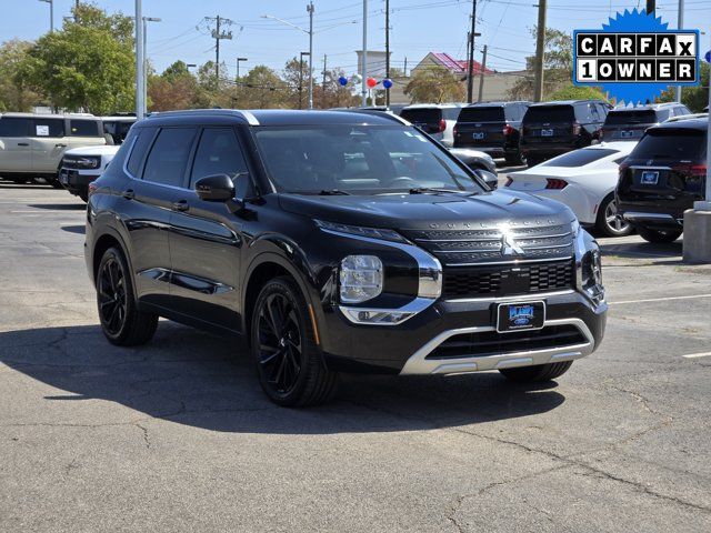 Used 2023 Mitsubishi Outlander SEL FWD image 3