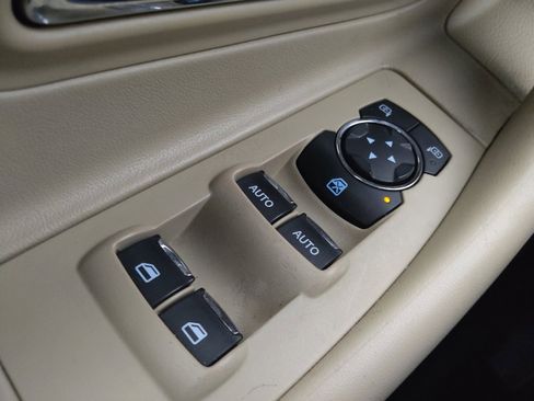 Used 2016 Ford Taurus Limited image 27