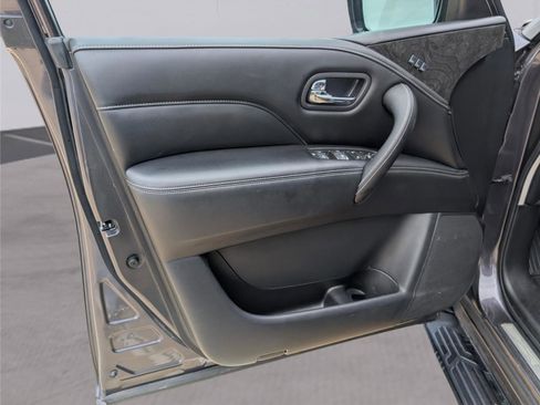 Used 2024 INFINITI QX80 Luxe RWD image 11