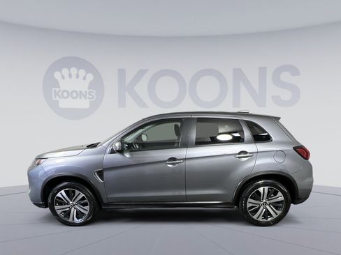 Used 2023 Mitsubishi Outlander Sport SE image 2