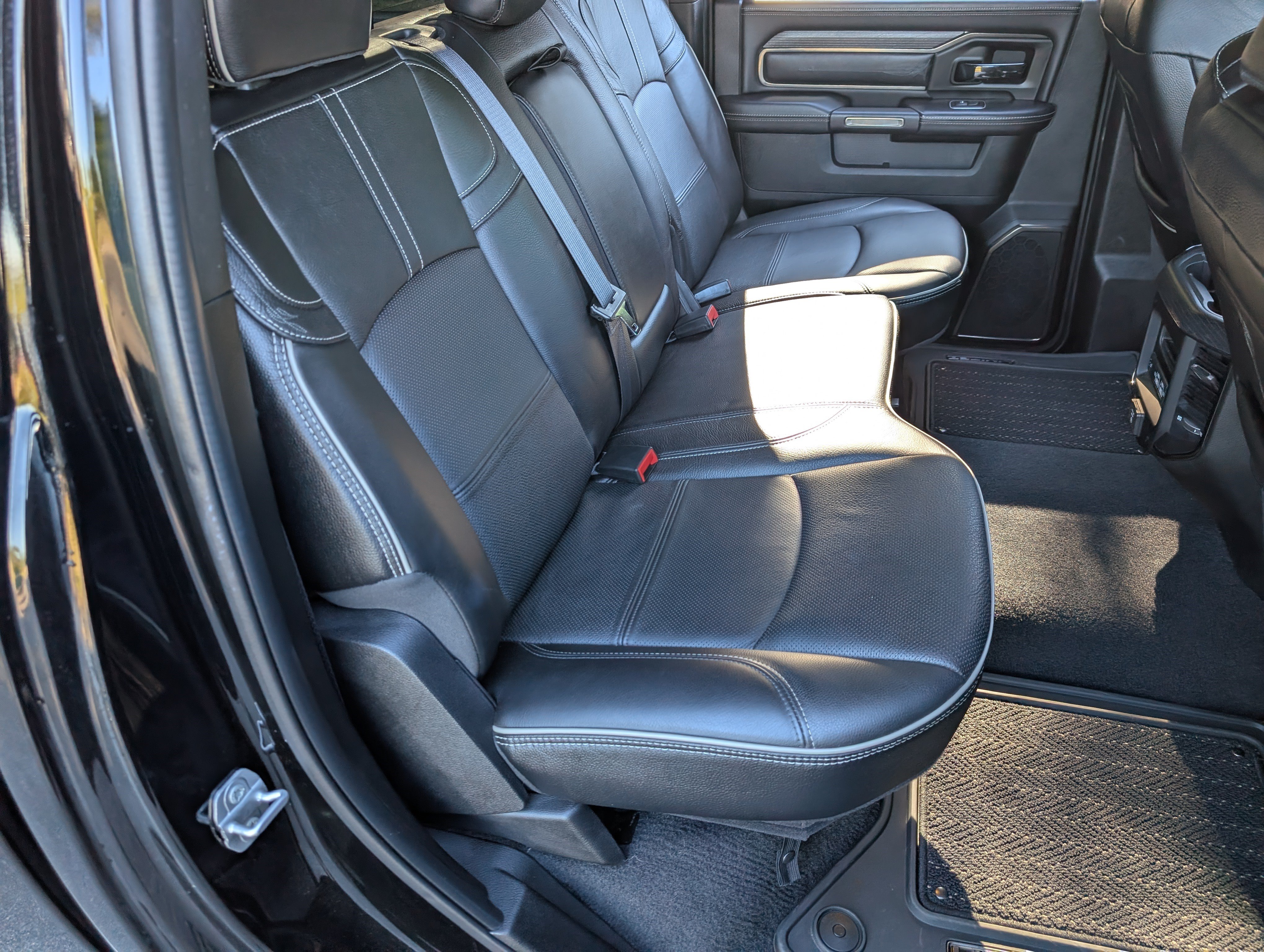 Used 2022 RAM 3500 Limited AWD/4WD image 19