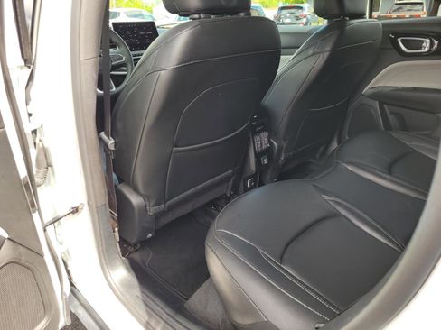 Used 2025 Jeep Compass Limited image 14