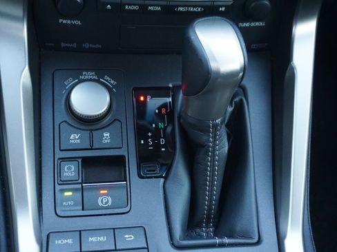 Used 2017 Lexus NX 300h AWD image 11