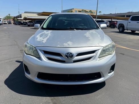 Used 2012 Toyota Corolla LE FWD image 2