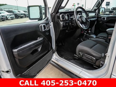 Used 2023 Jeep Wrangler Unlimited Rubicon 4xe w/ Cold Weather Group AWD/4WD image 37