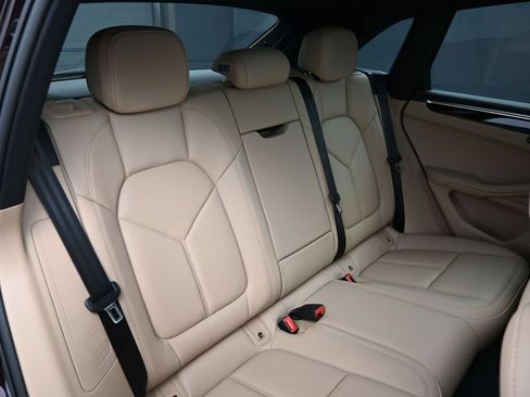 Certified 2026 Porsche Macan AWD/4WD image 25