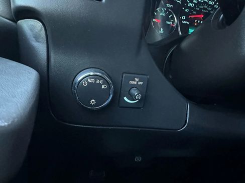 Used 2013 Chevrolet Express 2500 image 19