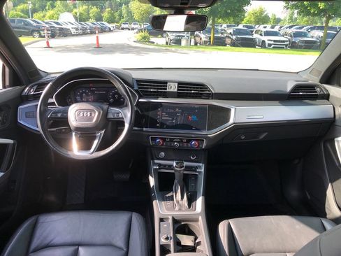 Used 2020 Audi Q3 2.0T Premium AWD/4WD image 2