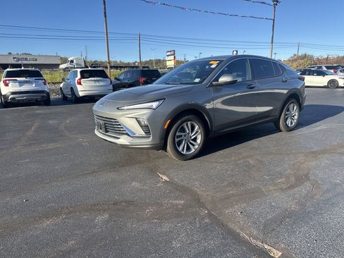 Used 2024 Buick Envista Preferred w/ Convenience I Package image 8