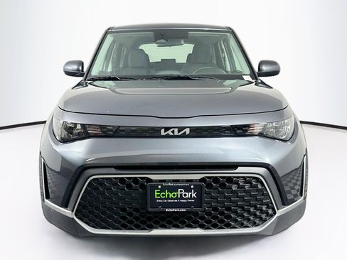 Used 2025 Kia Soul LX w/ LX Technology Package FWD image 2