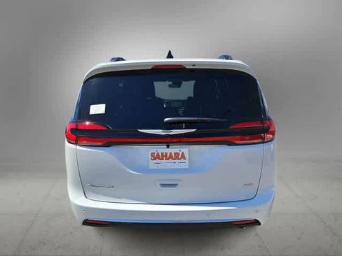 New 2026 Chrysler Pacifica Pinnacle AWD/4WD image 7