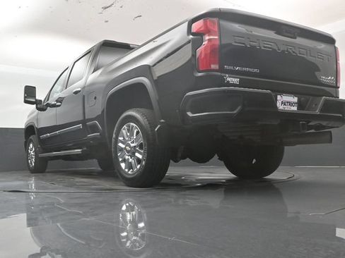 Used 2024 Chevrolet Silverado 2500 High Country w/ High Country Premium Package AWD/4WD image 48