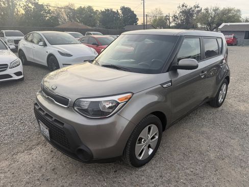 Used 2015 Kia Soul image 1