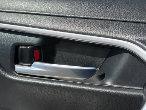 Used 2019 Toyota RAV4 XLE image 13