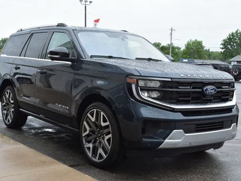 Used 2025 Ford Expedition Platinum w/ Platinum Ultimate Package AWD/4WD image 13