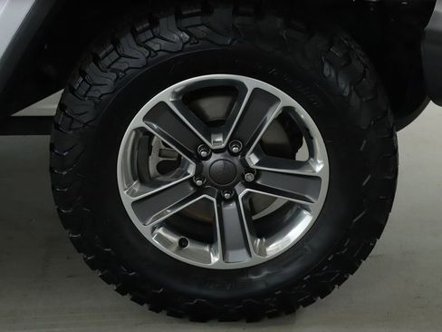 Used 2021 Jeep Wrangler Unlimited Sahara image 10