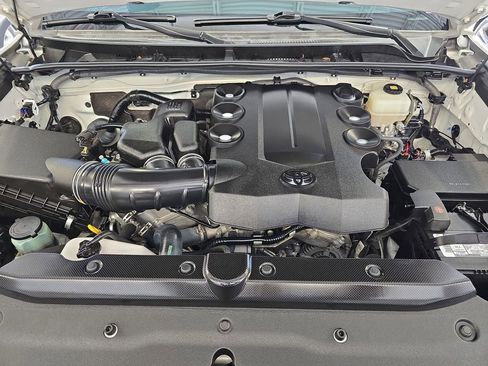 Used 2018 Toyota 4Runner TRD Off-Road image 31