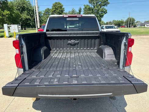 New 2026 Chevrolet Silverado 1500 RST w/ Redline Edition AWD/4WD image 11