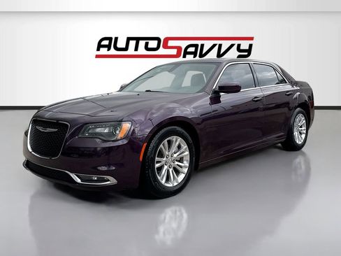 Used 2021 Chrysler 300 Touring w/ Driver Convenience Group image 3