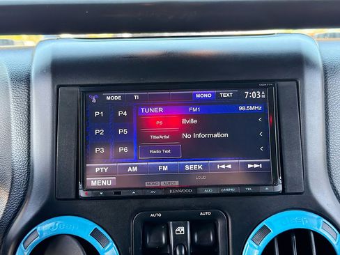 Used 2013 Jeep Wrangler Unlimited Rubicon w/ Connectivity Group image 27