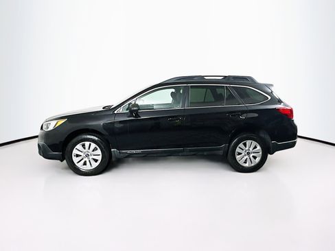 Used 2017 Subaru Outback 2.5i Premium image 4