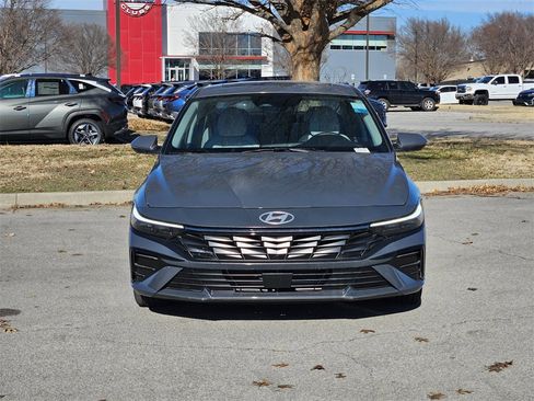 New 2025 Hyundai Elantra Limited image 2