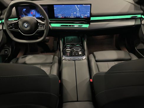 Used 2024 BMW i5 eDrive40i w/ Premium Package RWD image 16