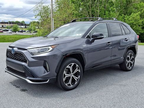 Certified 2021 Toyota RAV4 XSE w/ Premium Package AWD/4WD image 3