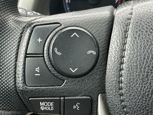 Used 2017 Toyota RAV4 LE image 18