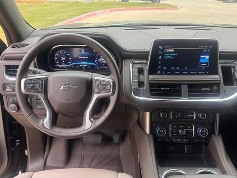 Used 2024 Chevrolet Tahoe Z71 w/ Luxury Package AWD/4WD image 25