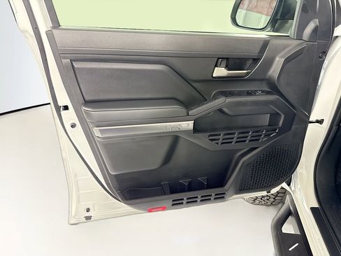 Used 2025 Toyota Tacoma TRD Sport AWD/4WD image 24