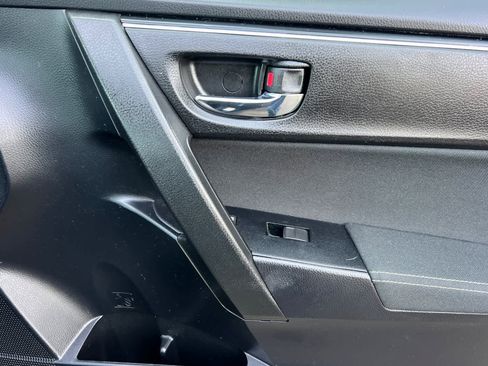 Used 2017 Toyota Corolla LE image 17