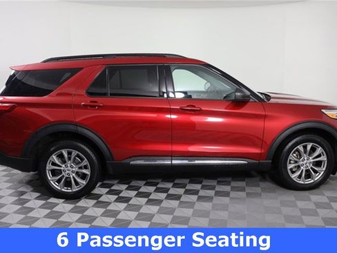 Used 2023 Ford Explorer XLT w/ Equipment Group 202A image 9