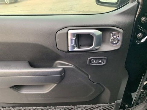 Used 2021 Jeep Wrangler Unlimited Sport image 23