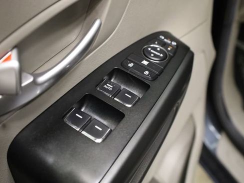 Used 2016 Kia Sedona LX w/ Option Group 020 image 18