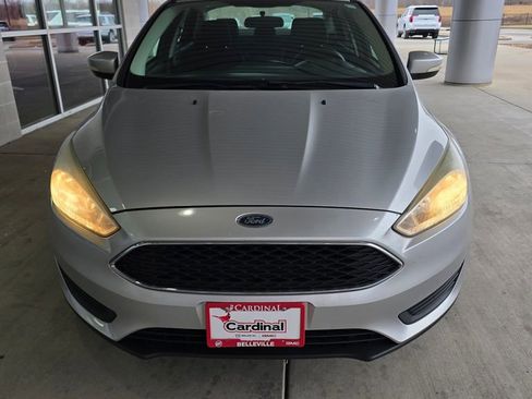 Used 2016 Ford Focus SE image 2