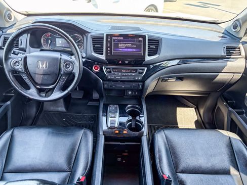 Used 2018 Honda Pilot Touring image 11