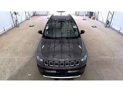 Used 2022 Jeep Compass Limited w/ Sun and Sound Group AWD/4WD image 2