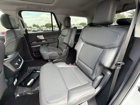 New 2025 Ford Expedition Active AWD/4WD image 26
