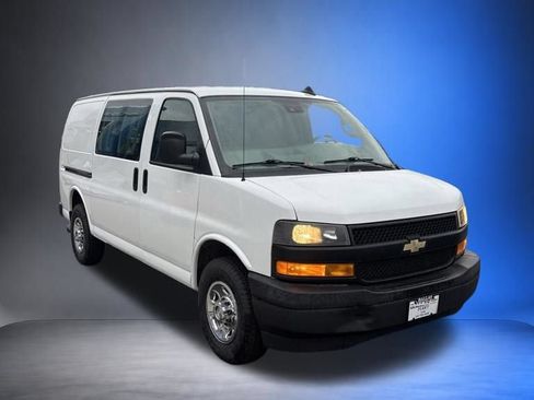 Certified 2019 Chevrolet Express 2500 w/ Driver Convenience Package RWD image 7