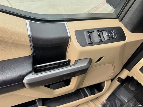Used 2017 Ford F250 XLT image 12